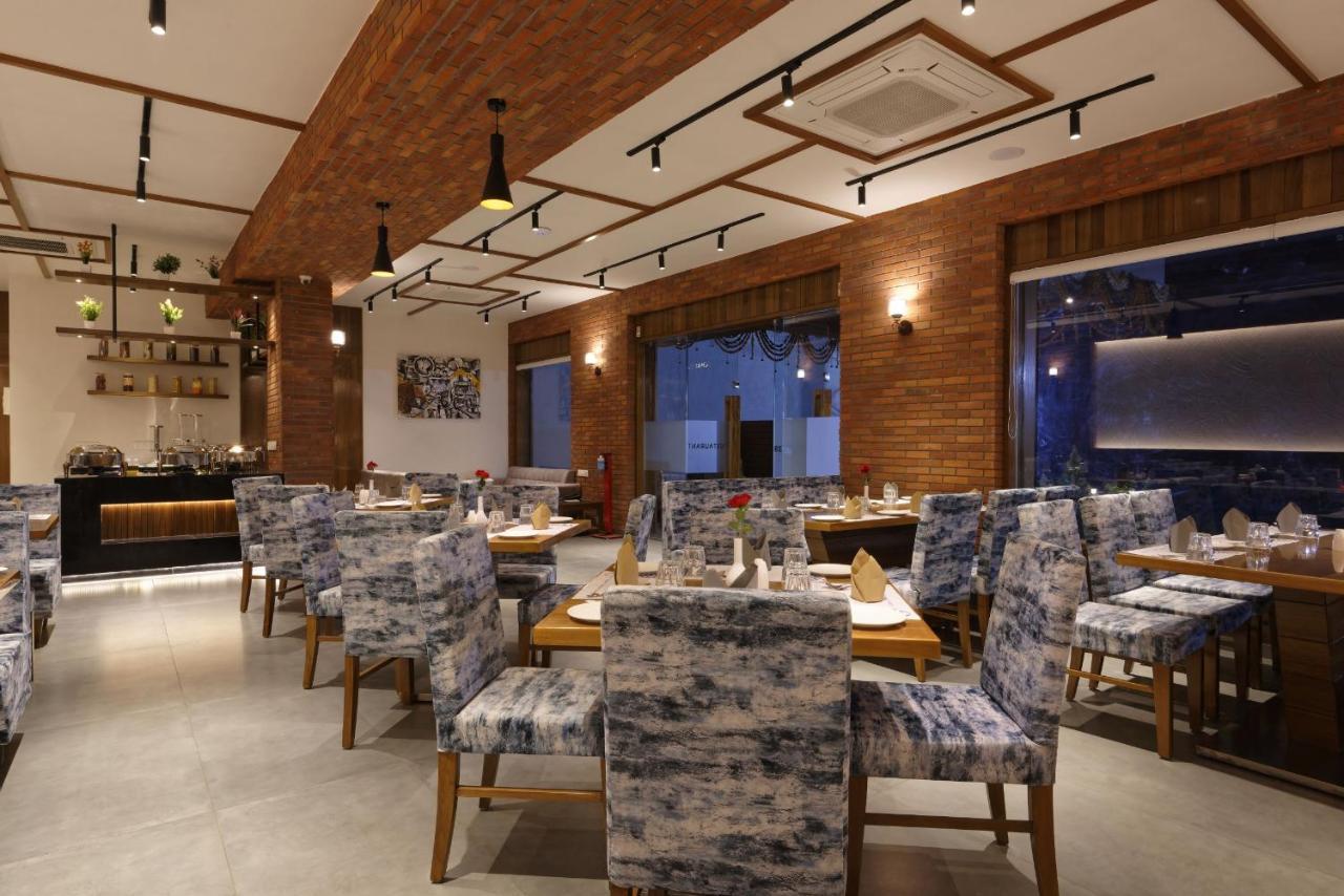 Hotel Flourish International Ahmadabad Zewnętrze zdjęcie