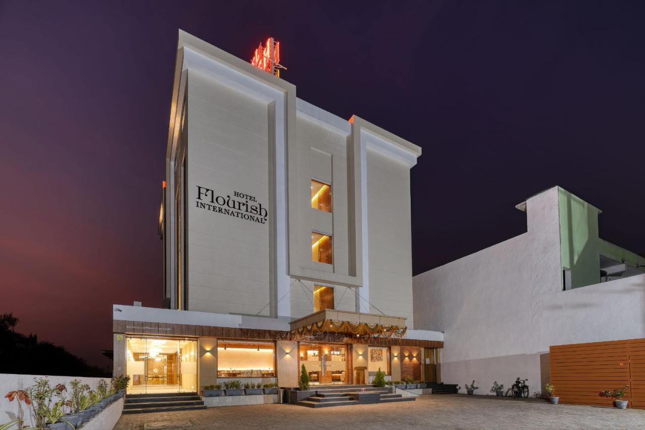 Hotel Flourish International Ahmadabad Zewnętrze zdjęcie