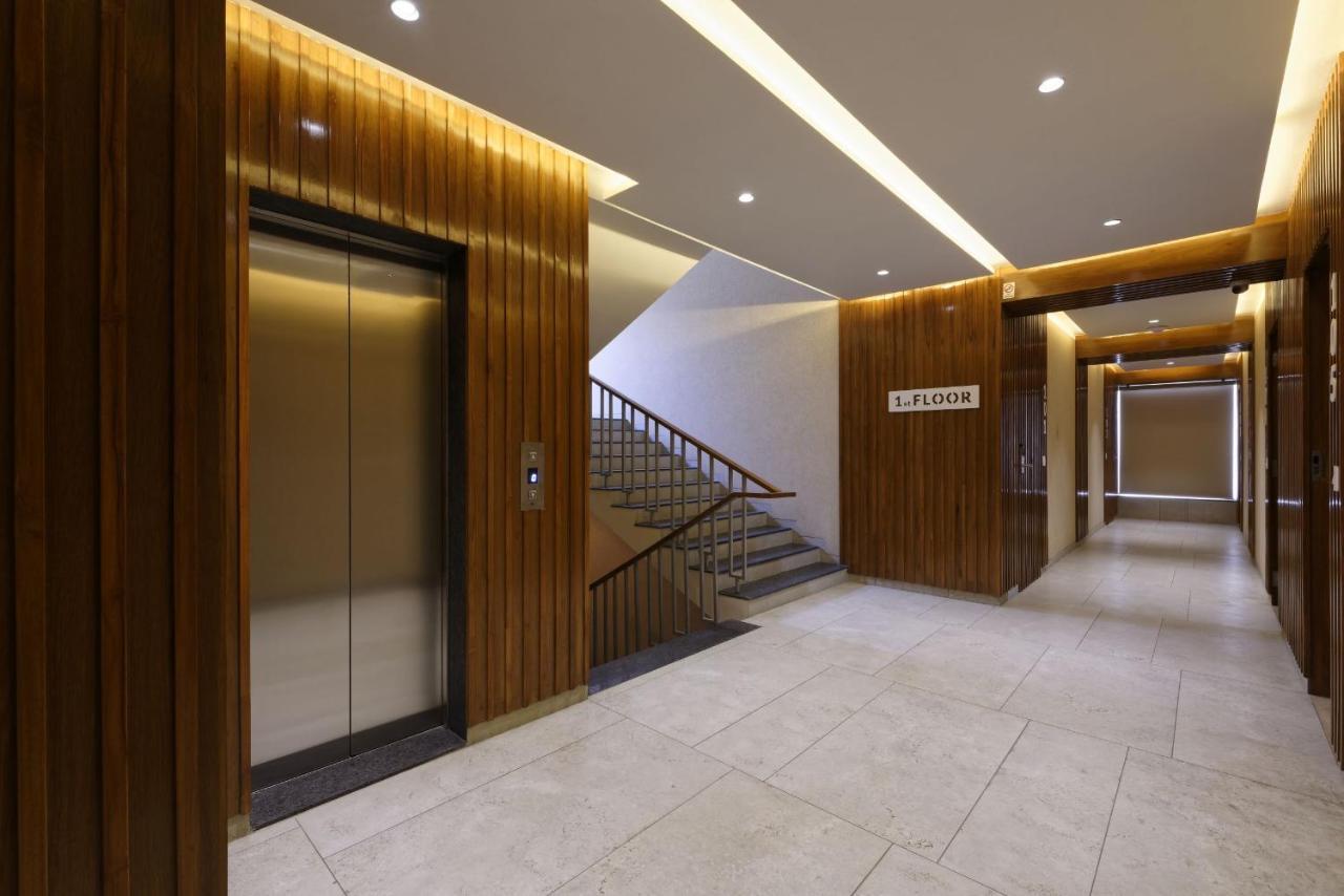 Hotel Flourish International Ahmadabad Zewnętrze zdjęcie