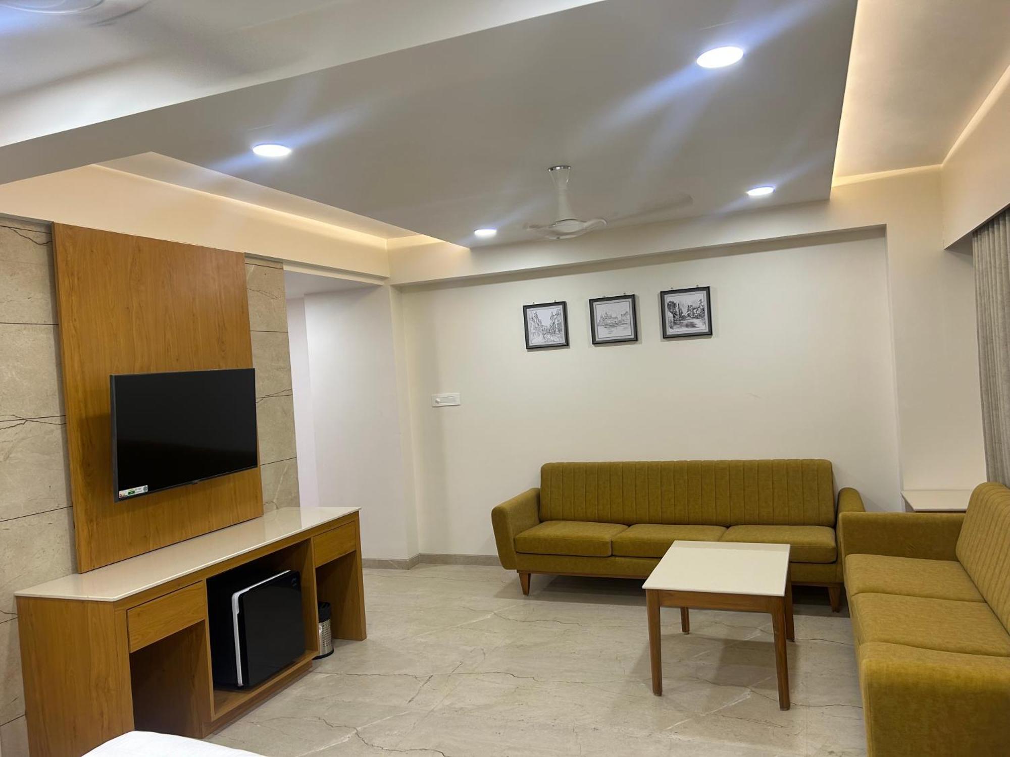 Hotel Flourish International Ahmadabad Zewnętrze zdjęcie