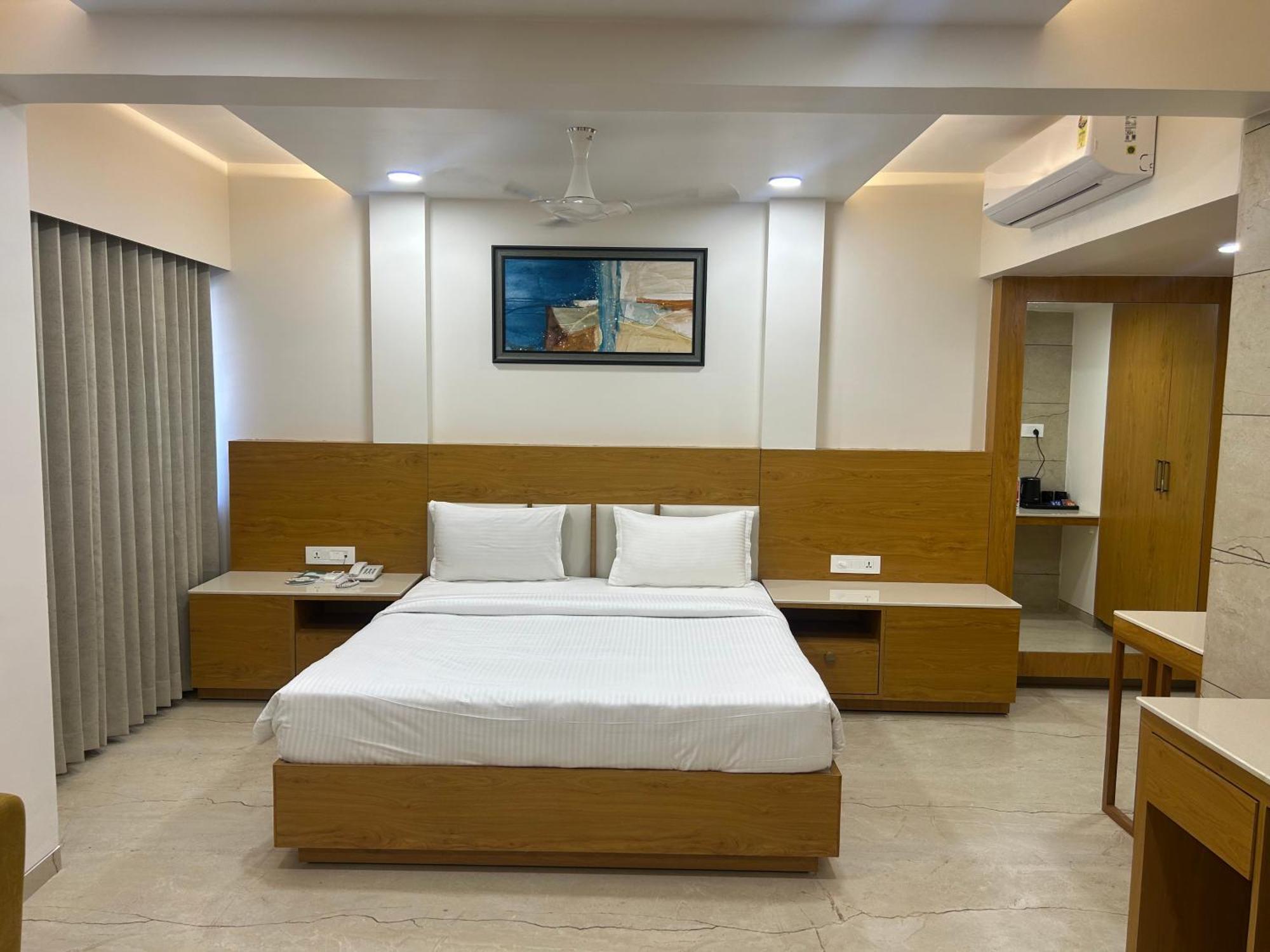 Hotel Flourish International Ahmadabad Zewnętrze zdjęcie